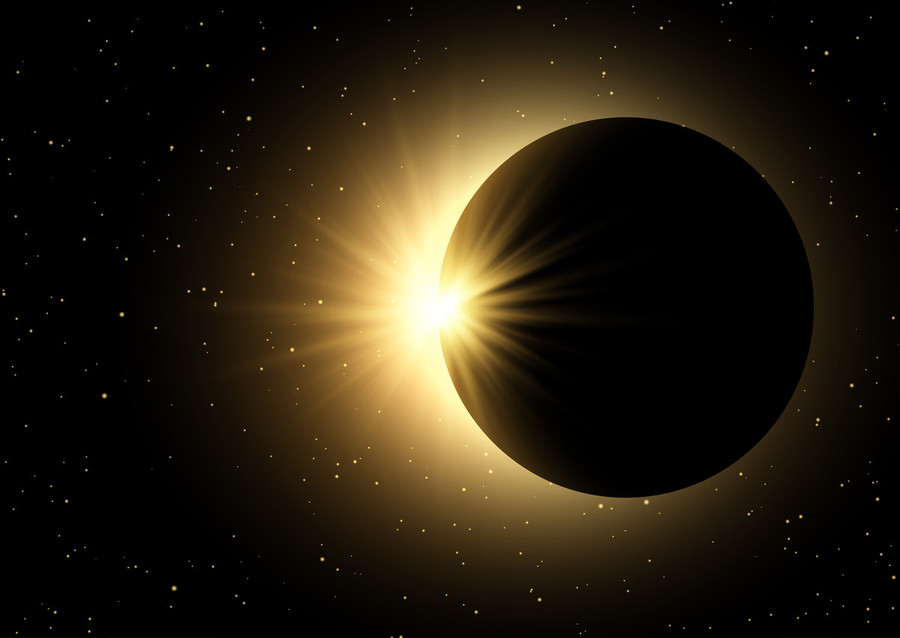 Il cielo si oscura; l'incanto dell'eclissi solare è in arrivo fra qualche ora