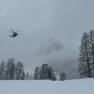 Sciatore travolto da valanga al Colle del Gigante