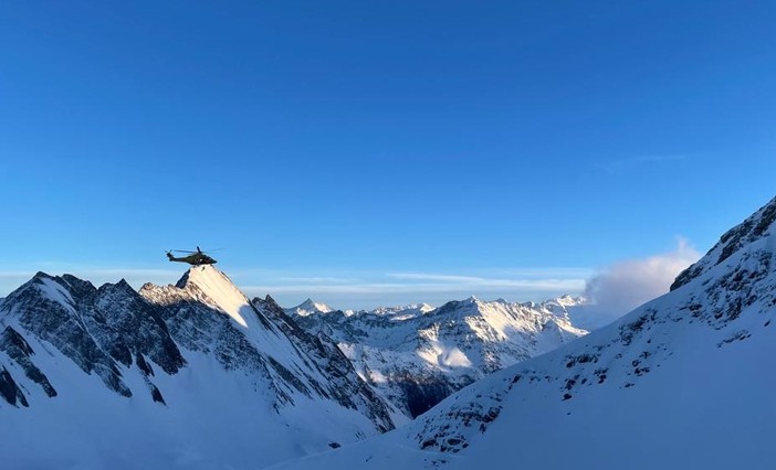 Cade e muore mentre scende lungo il Mont Velan Cade e muore mentre scende lungo il Mont Velan