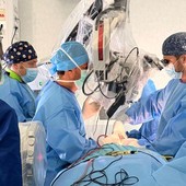 L'équipe di Neurochirurgia durante l'intervento