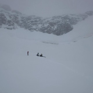 Tragedia al Castore non per valanga ma per il distacco di una cornice di neve
