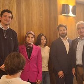 Da sn i medici farmacisti Vittorio Antonio Sportelli, Shahd Kattaa, Gloria Charrance e Flavio Barailler. Ultimo a destra Andrea Nicola, presidente dell’Ordine