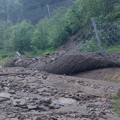 Frane, finestra di passaggio veicoli sulla strada regionale per Cogne