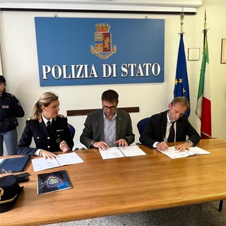 Da sn la dfirigente del COSC di Piemonte e Valle d’Aosta, Manuela De Giorgi, il presidente del Celva, Alex Micheletto e il questore di Aosta, Gian Maria Sertorio