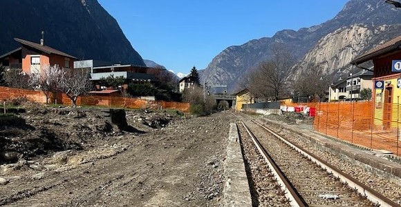 Lavori lungo la ferrovia Aosta-Ivrea