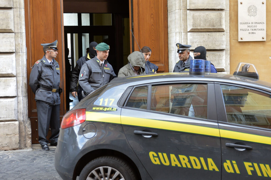 Guidati da un giudice tributario, i maxi evasori della 'banda delle fiches' hanno colpito anche al Casino de la Vallée Guidati da un giudice tributario, i maxi evasori della 'banda delle fiches' hanno colpito anche al Casino de la Vallée