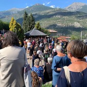 Saint-Marcel, in centinaia per l’ultimo saluto ad Alex Ammendolia