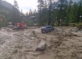 Rhemes-Notre-Dame, colata di detriti blocca la strada a Thumel; evacuate una trentina di persone