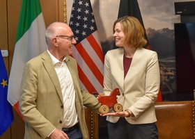 La Console generale Usa in Valle; incontro con Testolin e grazie ai soccorritori di Cogne La Console generale Usa in Valle; incontro con Testolin e grazie ai soccorritori di Cogne