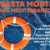 'Basta morti nel mediterraneo', ad Aosta flash mob di Rete Antirazzista