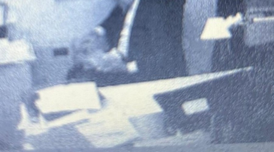 La 'conta occulta' delle banconote videofotografata dagli inquirenti delle Fiamme Gialle La 'conta occulta' delle banconote videofotografata dagli inquirenti delle Fiamme Gialle