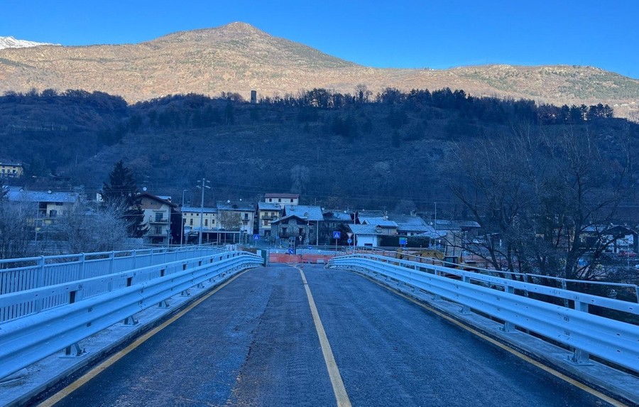Chiude per due giorni il ponte di Brissogne sulla Dora