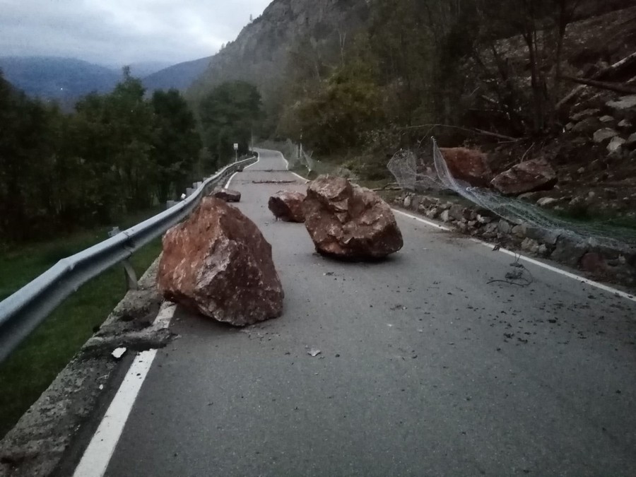 Rimane chiusa la strada regionale 28 per Oyace Rimane chiusa la strada regionale 28 per Oyace