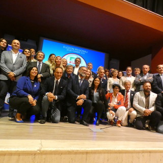 Forza Italia e Renaissance Valdôtaine, presentate le liste: 'il nostro abbraccio per scrivere la Storia ad Aosta'