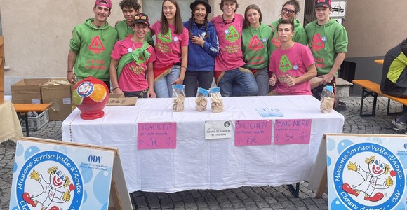 La Salle, i coscritti del 2008 festeggiano i 18 anni donando fondi a Missione Sorriso La Salle, i coscritti del 2008 festeggiano i 18 anni donando fondi a Missione Sorriso