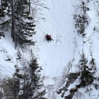 Freeride in canale vietato, recuperati due giovani americani in Val Veny