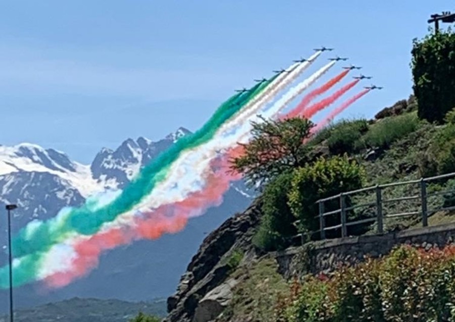 Le frecce tricolori al passaggio su Aosta nel 2020 Le frecce tricolori al passaggio su Aosta nel 2020