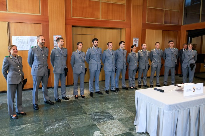 Corpo forestale, hanno giurato 12 nuovi agenti Corpo forestale, hanno giurato 12 nuovi agenti