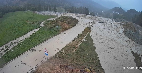 Frane, chiuse strade a Bionaz e Ollomont, evacuato un villaggio