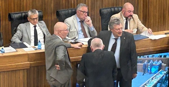 Esponenti della Giunta regionale durante una pausa del Consiglio Valle Esponenti della Giunta regionale durante una pausa del Consiglio Valle