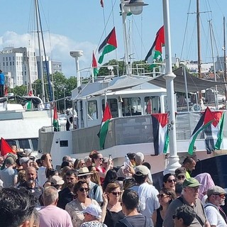 La Global Sumud Flotilla verso Gaza aspettando la reazione di Israele