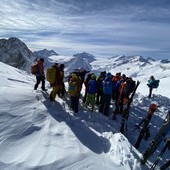 Un corso di formazione su valanga (foto Luca Maspes; nell'articolo foto di Demis Cinti)