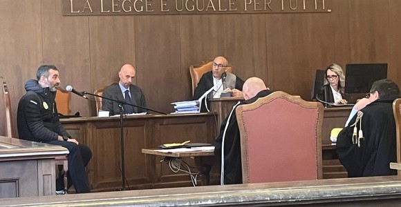 Il vicebrigadiere della GdF, Michele D'Andrea durante la sua deposizione Il vicebrigadiere della GdF, Michele D'Andrea durante la sua deposizione