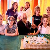 Oggi i 102 anni di Giovanni Tripodi; dalla Calabria ad Aosta, una festa con quattro generazioni Oggi i 102 anni di Giovanni Tripodi; dalla Calabria ad Aosta, una festa con quattro generazioni