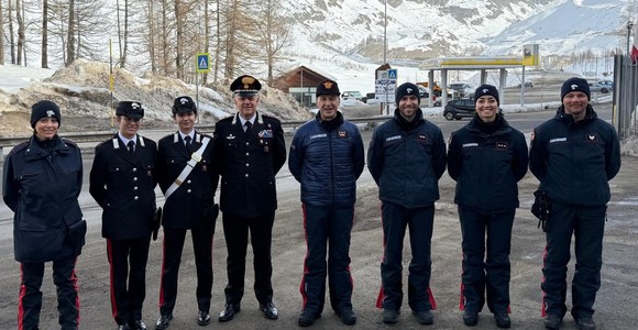 Il comandante interregionale dei carabinieri Riccardo Galletta in visita in Valle