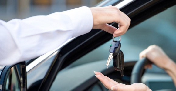 Bollo auto, l’esenzione costerà alla Valle d’Aosta tra i 6 e i 7 milioni di euro Bollo auto, l’esenzione costerà alla Valle d’Aosta tra i 6 e i 7 milioni di euro