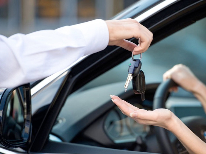 Bollo auto, l’esenzione costerà alla Valle d’Aosta tra i 6 e i 7 milioni di euro