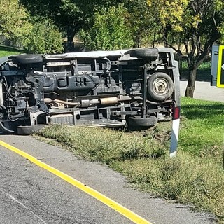 Due incidenti sulla statale 26 tra Sarre e St-Pierre; scontro moto-auto e furgoncino ribaltato