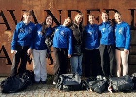 Da sn Lorenzo Bianchi, Matilde Foletto, Maria Venuti, la direttrice dell'Institut Elena Aloisio, Lucia Piatti, Gaia Martinelli, Sofia Maria Barmasse