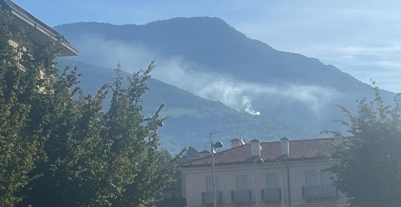 Incendio boschivo a Morgonaz di Quart
