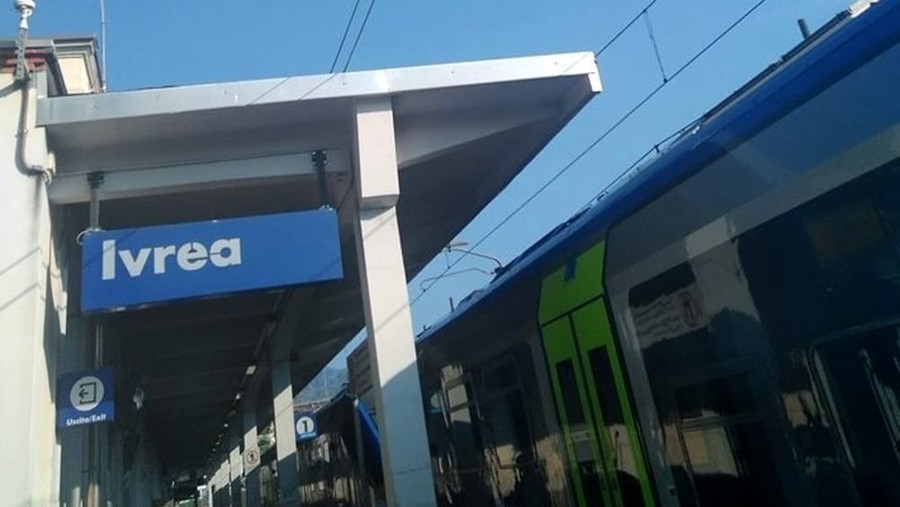 Violenze lungo la tratta ferroviaria Aosta-Ivrea, chieste azioni a tutela dei viaggiatori