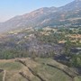 Incendio tra Saint-Denis e Verrayes: tre elicotteri e 80 operatori al lavoro per domare le fiamme su 40 ettari VIDEO