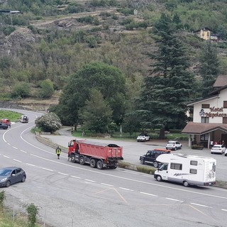 Moto contro guard-rail sulla statale 26 a Montjovet, muore centauro valdostano 23enne