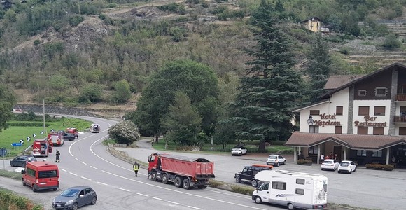 Moto contro guard-rail sulla statale 26 a Montjovet, muore centauro valdostano 23enne Moto contro guard-rail sulla statale 26 a Montjovet, muore centauro valdostano 23enne