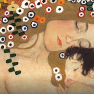 Klimt; Le tre età della donna, Madre e figlio, 1905, olio su tela, Galleria Nazionale d’Arte Moderna, Roma