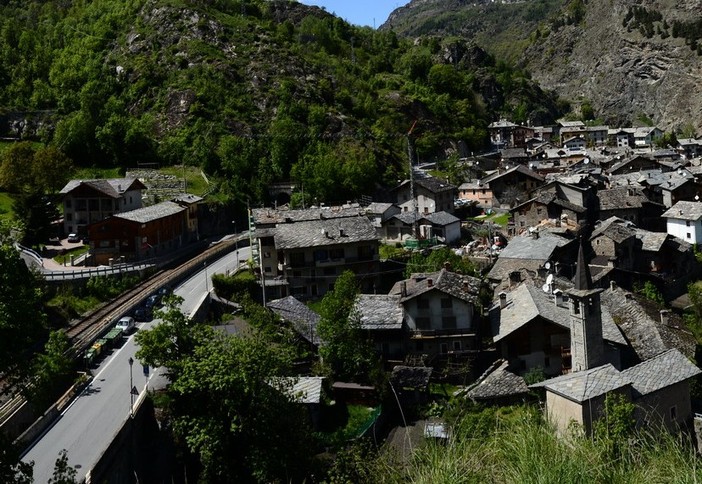 Arvier, a Leverogne preoccupazione e disagi per la soppressione 'sino a fine lavori, delle fermate del pullman
