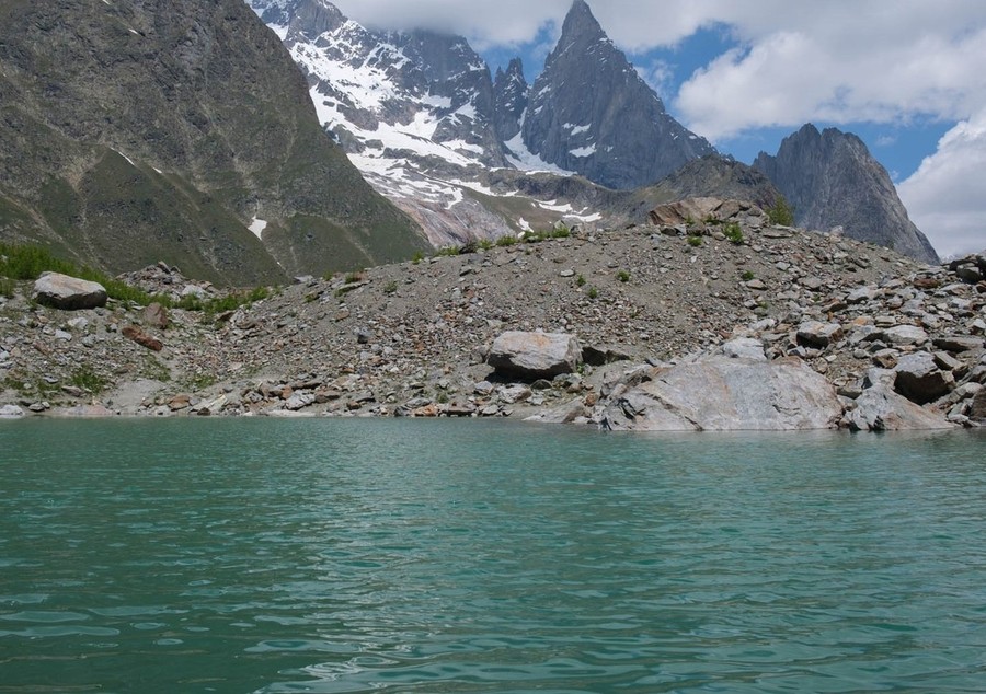 Laghi glaciali a rischio 'scoppio' monitorati con l'IA