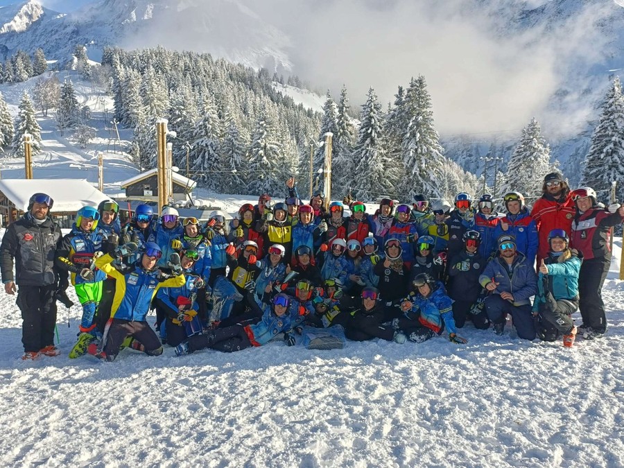 Foto di gruppo per gli atleti a Les Houches