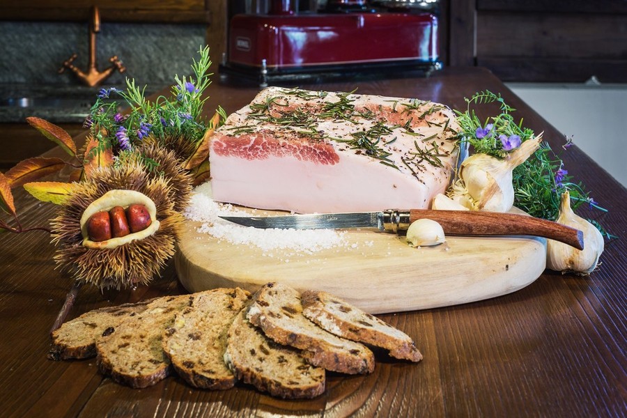 Valle d'Aosta Lard d'Arnad DOP, approvato il nuovo disciplinare a 30 anni dal riconoscimento