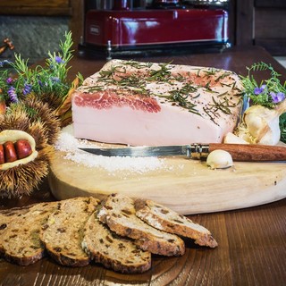 Valle d'Aosta Lard d'Arnad DOP, approvato il nuovo disciplinare a 30 anni dal riconoscimento