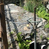 Champdepraz; a Chèvrere l'acqua è sorvegliata speciale; lucchetti alle paratoie e due CMF stanno a guardare