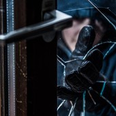 Ladri in azione a Nus, indagano i carabinieri