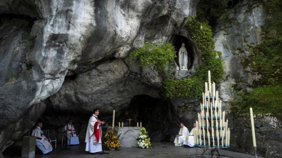 Don Mercuri Giovinazzo leggerà la Preghiera per la Pace al convegno del Forum Sociosanitario a Lourdes Don Mercuri Giovinazzo leggerà la Preghiera per la Pace al convegno del Forum Sociosanitario a Lourdes