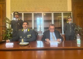 Da sn il colonello Luca Bonatesta e il procuratore della Corte dei conti della Valle d'Aosta, Quirino Lorelli