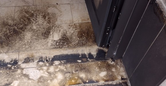 Molotov contro un condominio al quartiere Cogne, 21enne patteggia due anni Molotov contro un condominio al quartiere Cogne, 21enne patteggia due anni