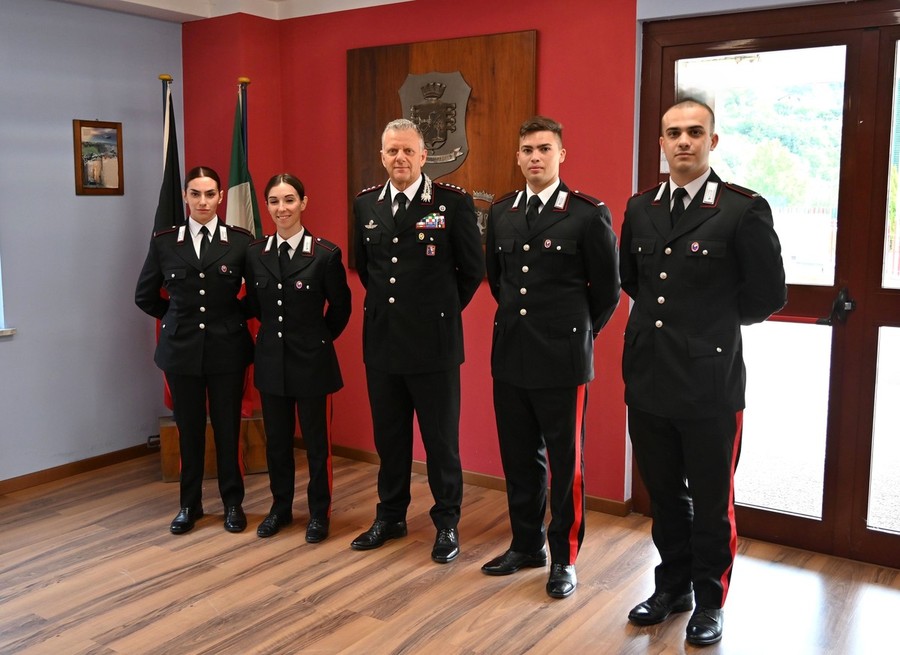 Il colonnello Livio Propato (al centro) con i quattro nuovi marescialli